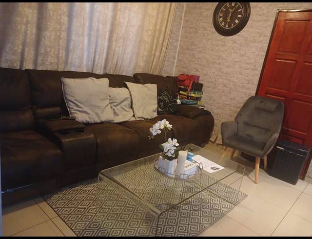 2 BEDROOM HOUSE FOR SALE IN CLAYVILLE